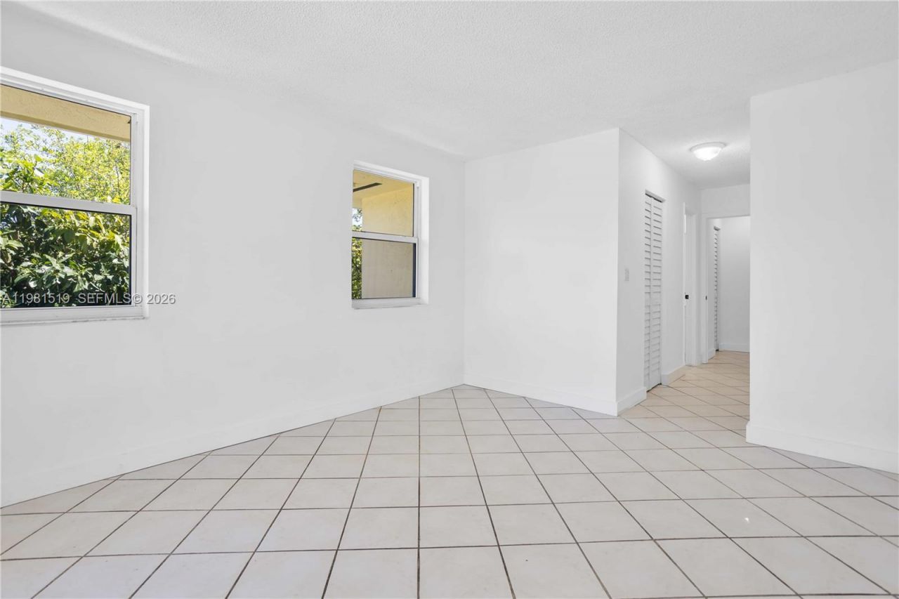 3524 NW 4th Ter , Miami, FL 33125 Photo