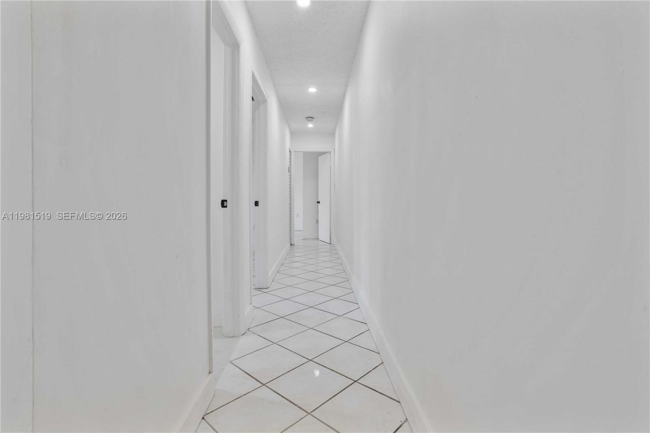 3524 NW 4th Ter , Miami, FL 33125 Photo