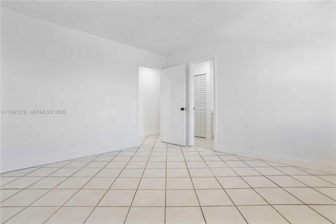 3524 NW 4th Ter , Miami, FL 33125 Photo