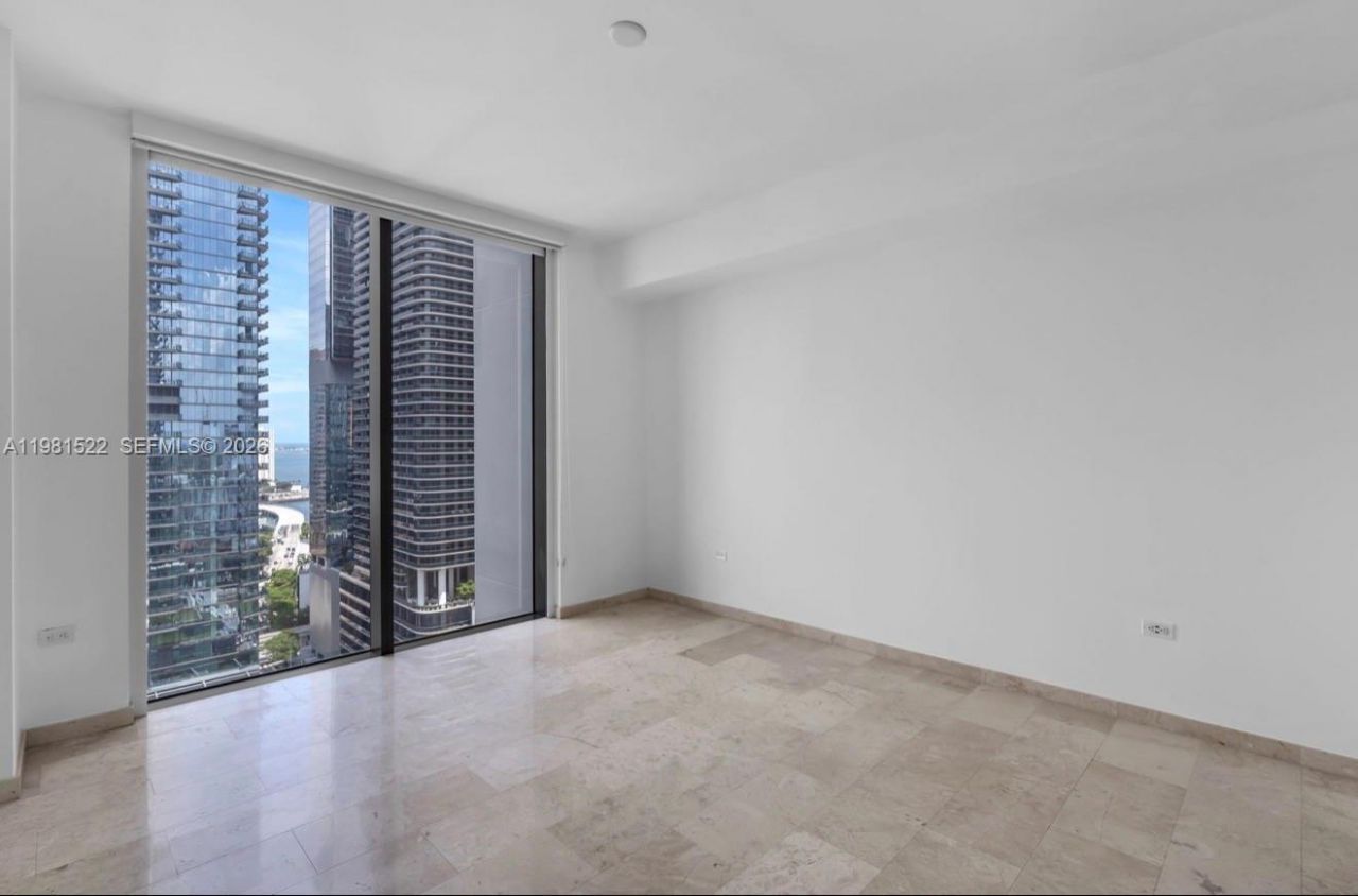88 SW 7th St, Unit 2005, Miami, FL 33130 Photo