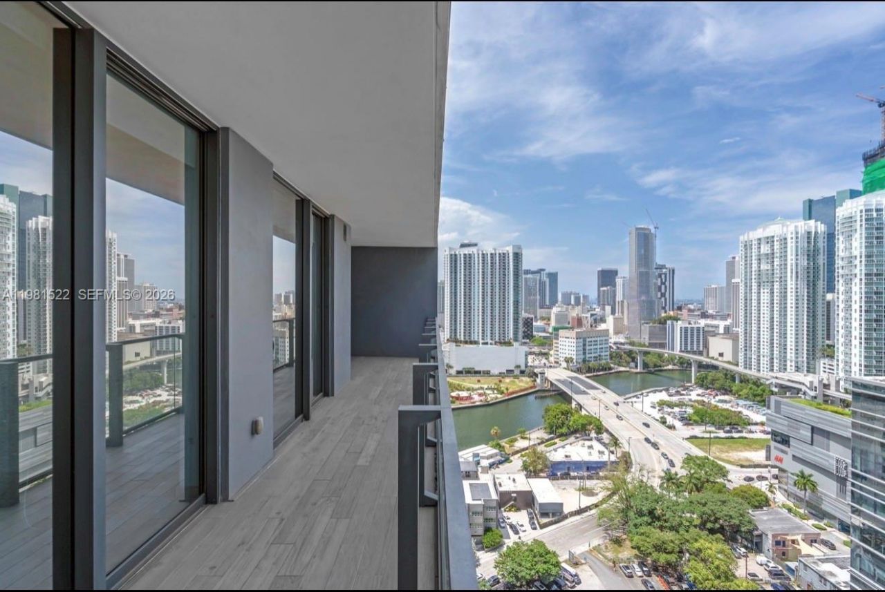 88 SW 7th St, Unit 2005, Miami, FL 33130 Photo