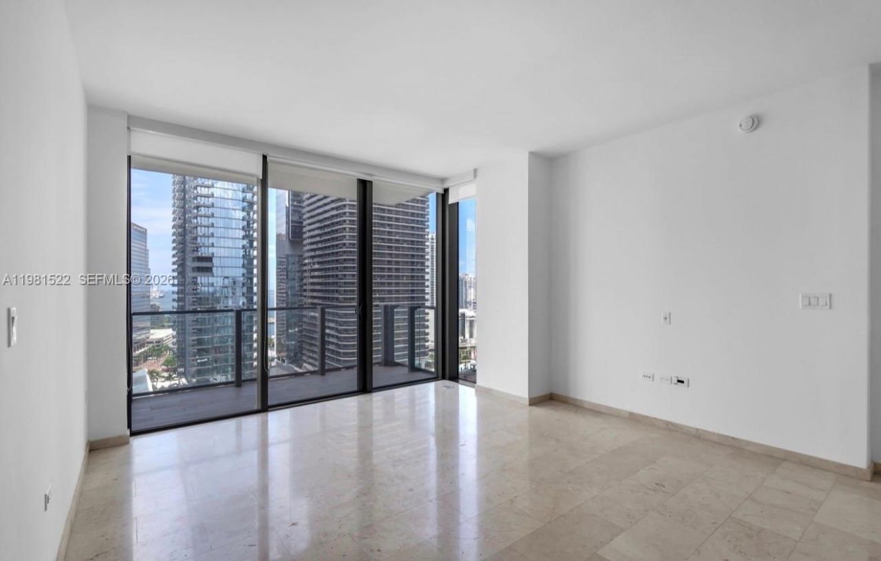 88 SW 7th St, Unit 2005, Miami, FL 33130 Photo