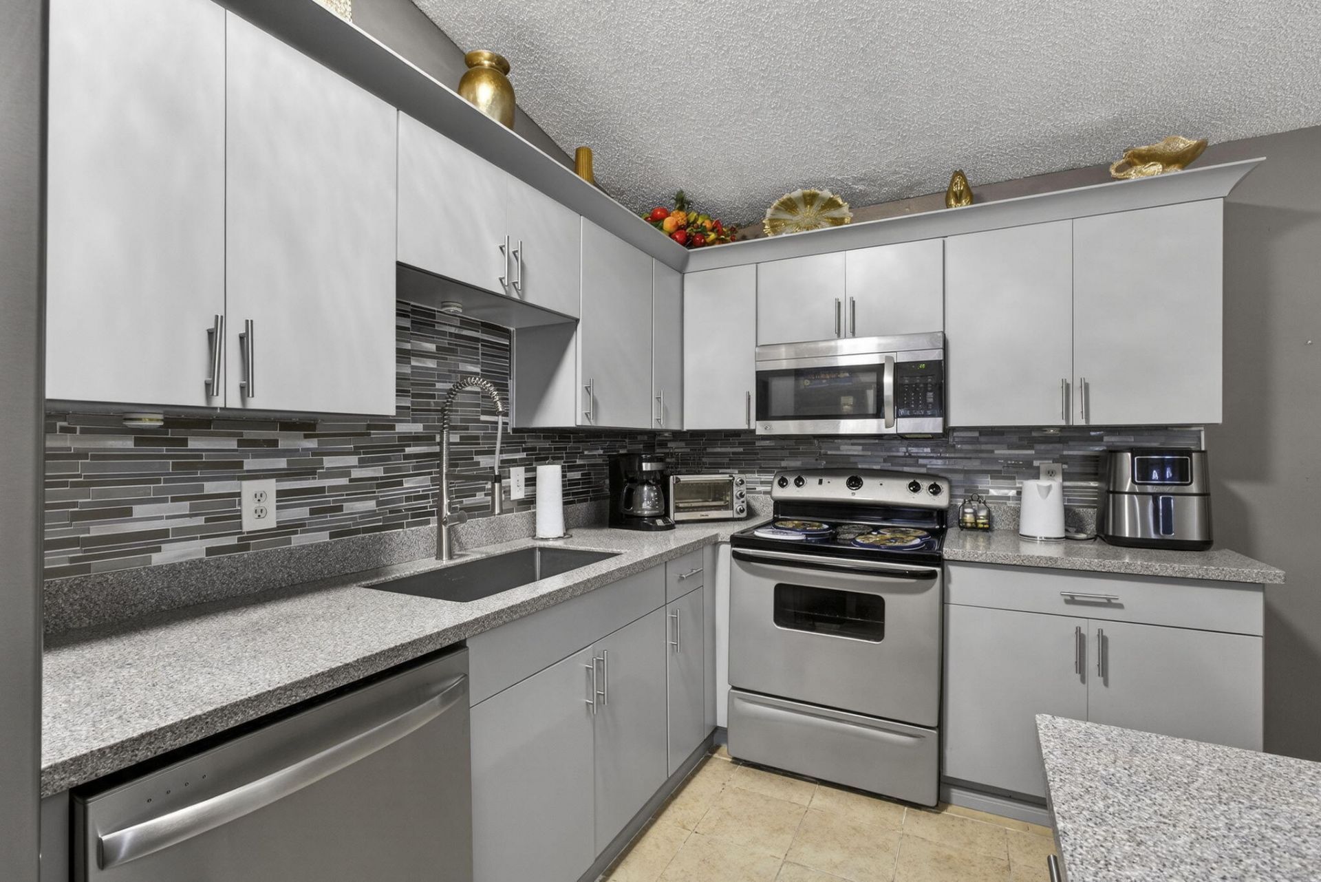 4296 Woodstock Drive, Unit D, West Palm Beach, FL 33409 Photo