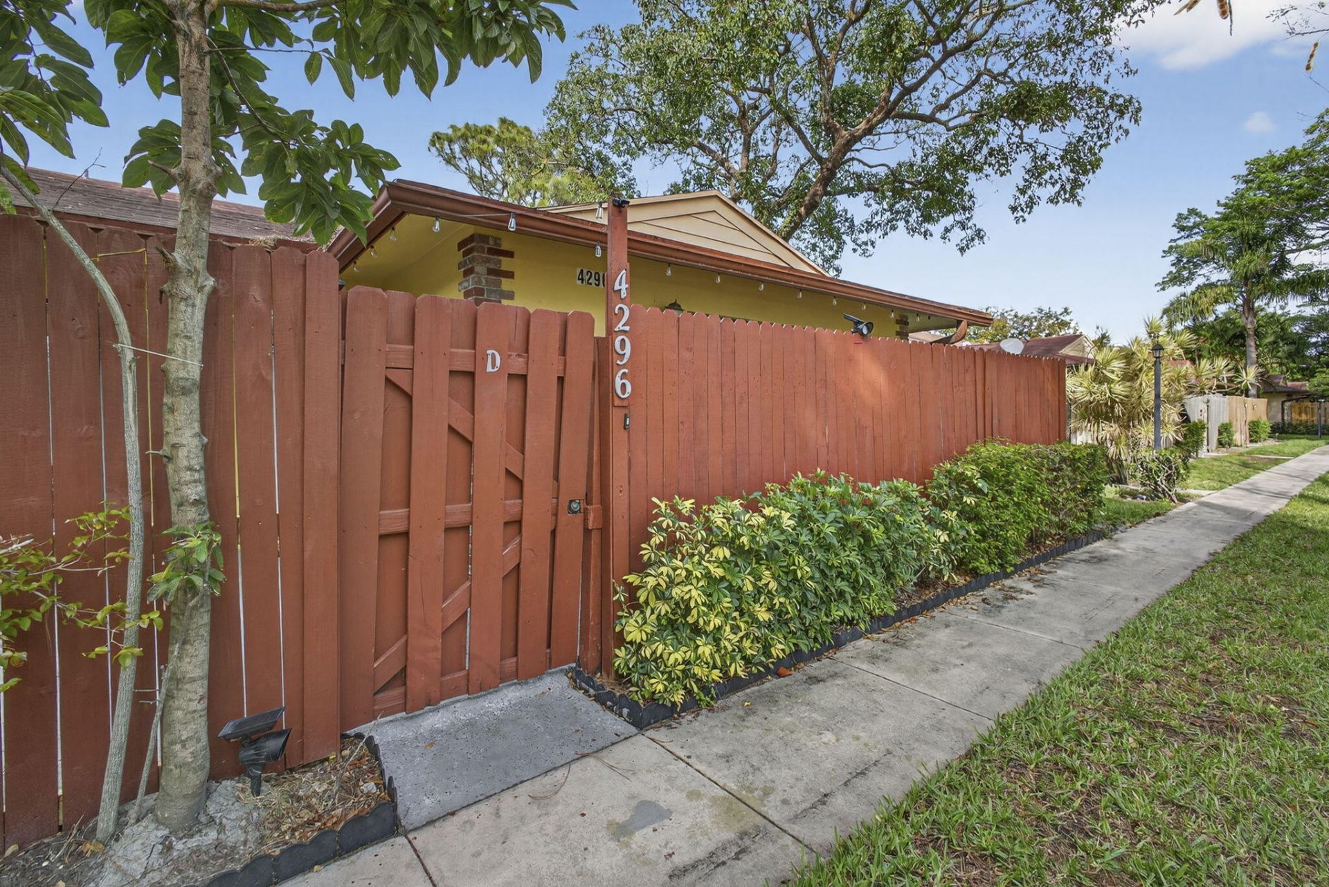 4296 Woodstock Drive, Unit D, West Palm Beach, FL 33409 Photo