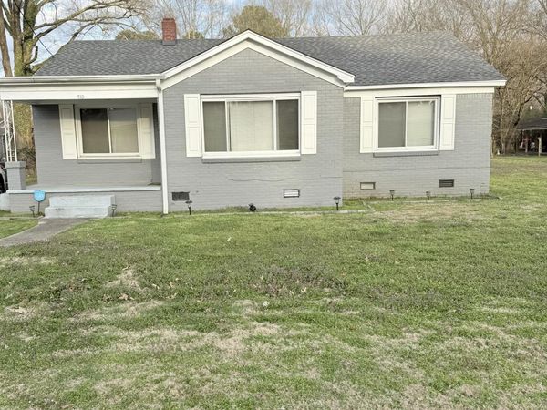 710 N Jones Street , Bolivar, TN 38008