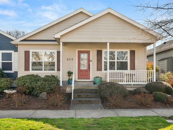 659 Blue Moon Drive, Central Point, OR 97502