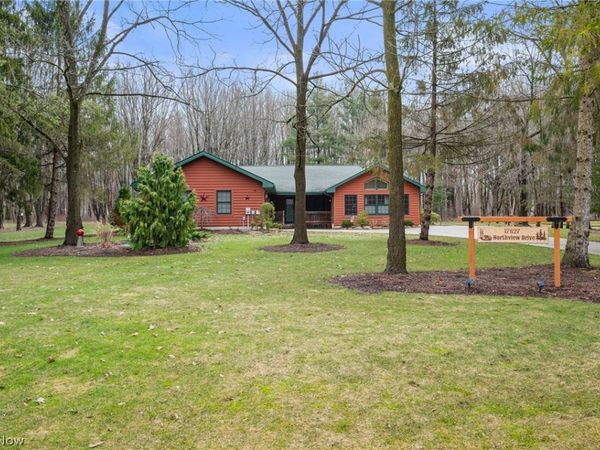 17627 Northview Drive , Chagrin Falls, OH 44023