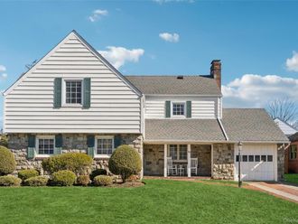 87 Wyatt Road Garden City, NY 11530