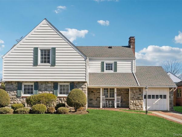 87 Wyatt Road , Garden City, NY 11530