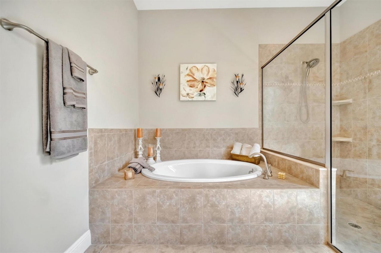 1022 Kestrel Court, Bradenton, FL 34208 Photo