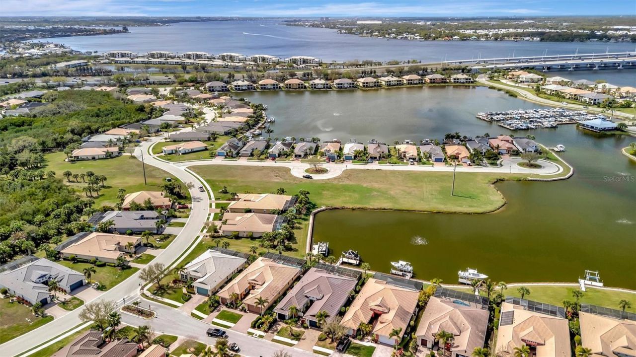 1022 Kestrel Court, Bradenton, FL 34208 Photo