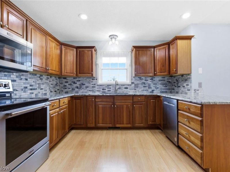 2735 Doral Circle SE, Massillon, OH 44646 Photo 10