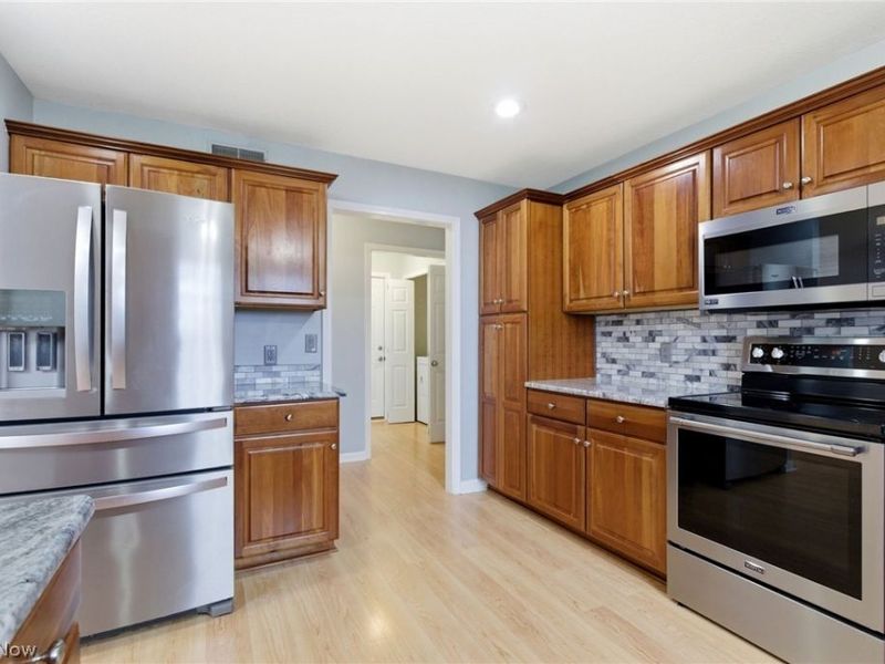 2735 Doral Circle SE, Massillon, OH 44646 Photo 14