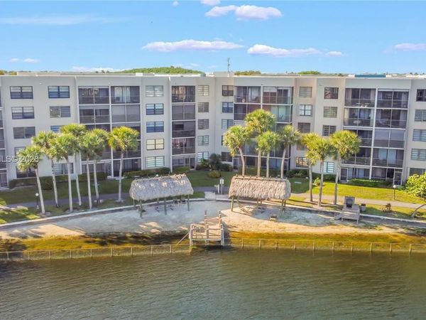 1100 Colony Point Cir , Unit 201, Pembroke Pines, FL 33026