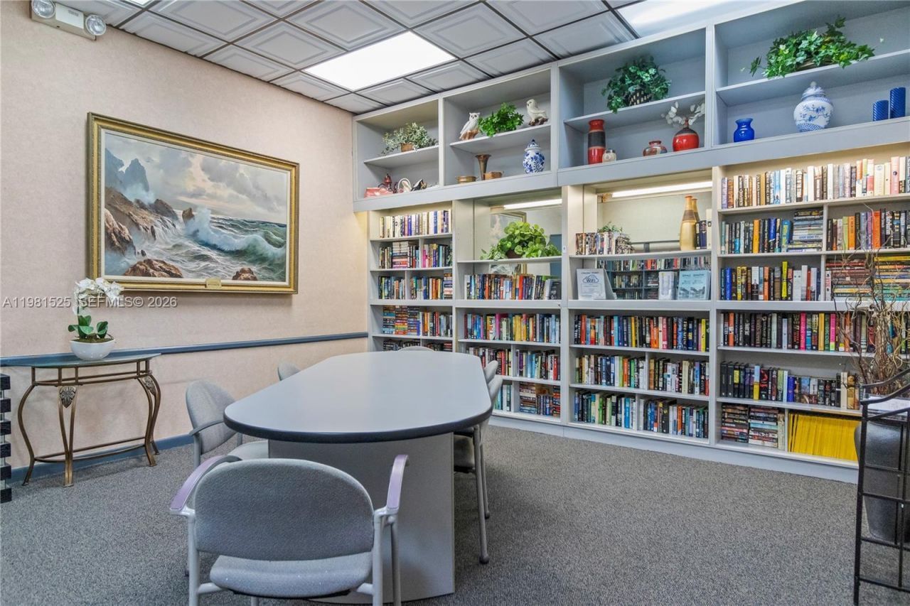 1100 Colony Point Cir , Unit 201, Pembroke Pines, FL 33026 Photo