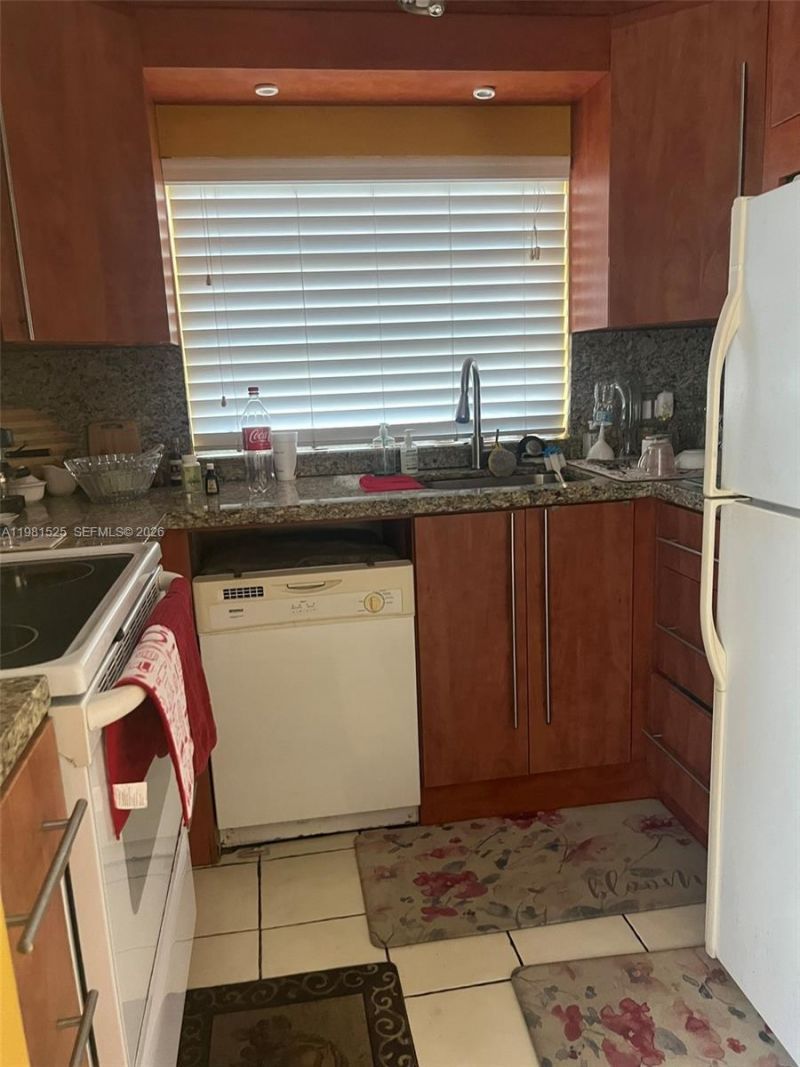 1100 Colony Point Cir , Unit 201, Pembroke Pines, FL 33026 Photo