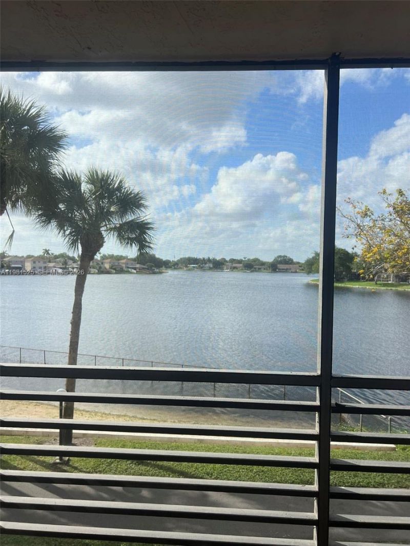 1100 Colony Point Cir , Unit 201, Pembroke Pines, FL 33026 Photo