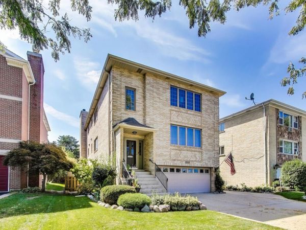 1209 E Davis Street E, Unit 1, Arlington Heights, IL 60005