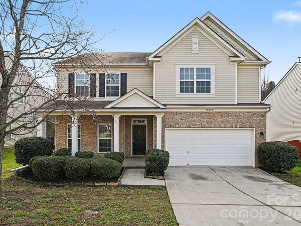 10525 Dominion Village Drive , Charlotte, NC 28269
