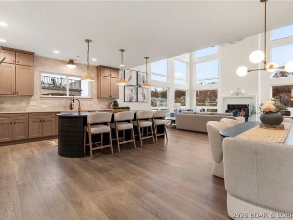 154 Via Cresta Drive, Sunrise Beach, MO 65079