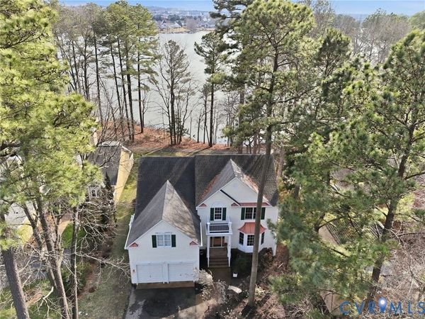 14403 Shelter Cove Road , Midlothian, VA 23112