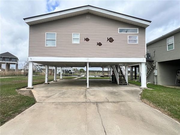 11045 IDAHO Street, Bay St Louis, MS 39520