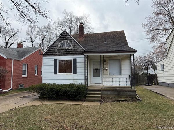 20048 Washtenaw Street, Harper Woods, MI 48225