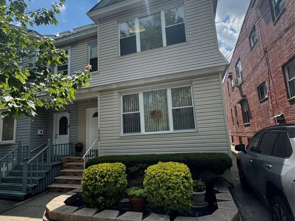 6922 64th Place , Unit 1, Ridgewood, NY 11385