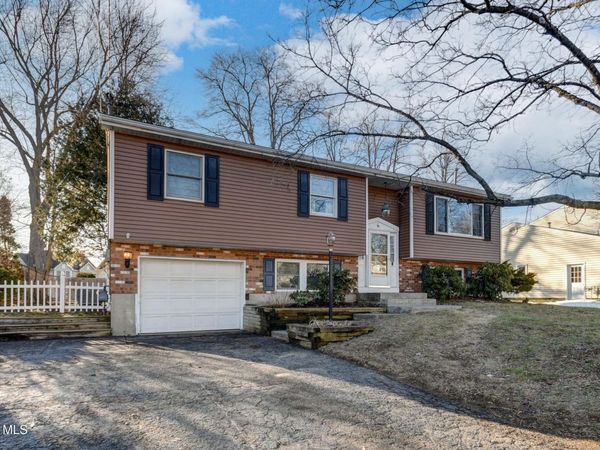 6 Jo Ann Court, Albany, NY 12205