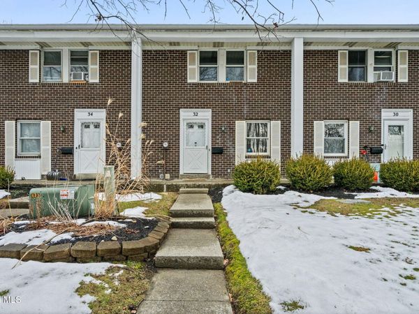 32 Maxwell Drive, Troy, NY 12180