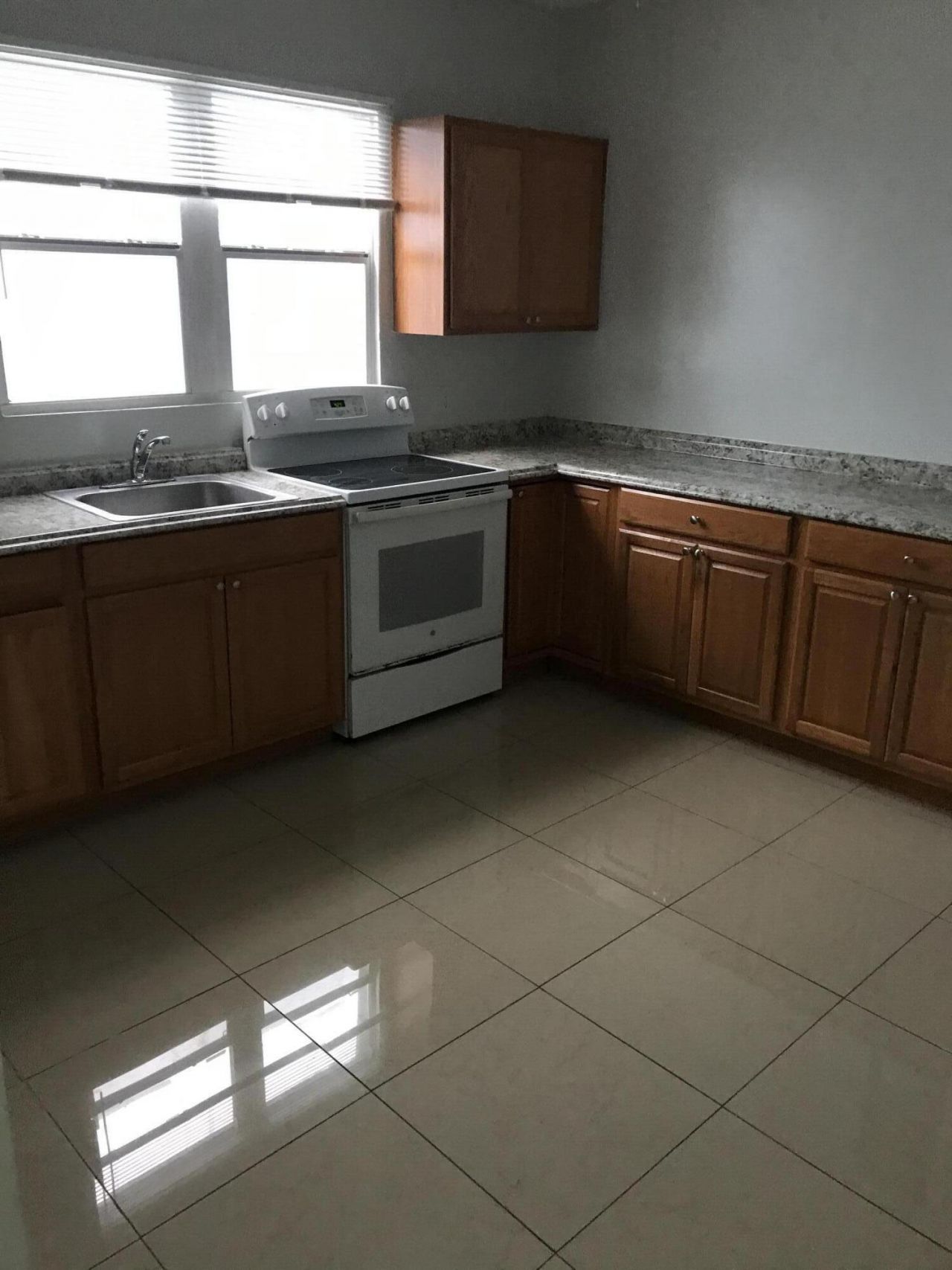 1021 SW 5th Street, Miami, FL 33130 Photo