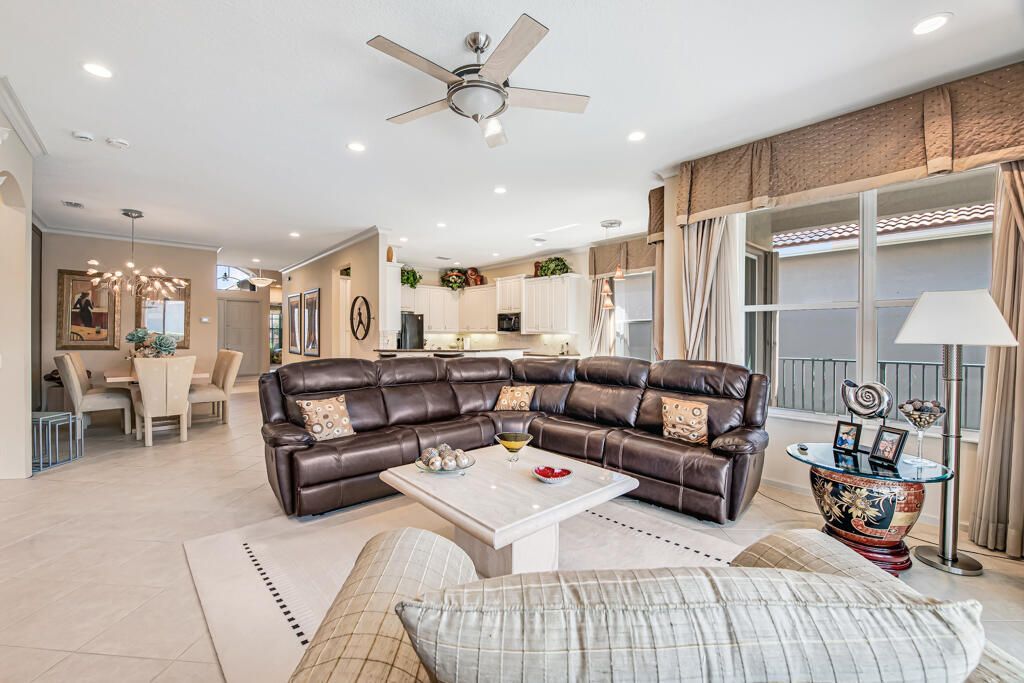 7775 Ocean Sunset Dr, Lake Worth, FL 33467 Photo