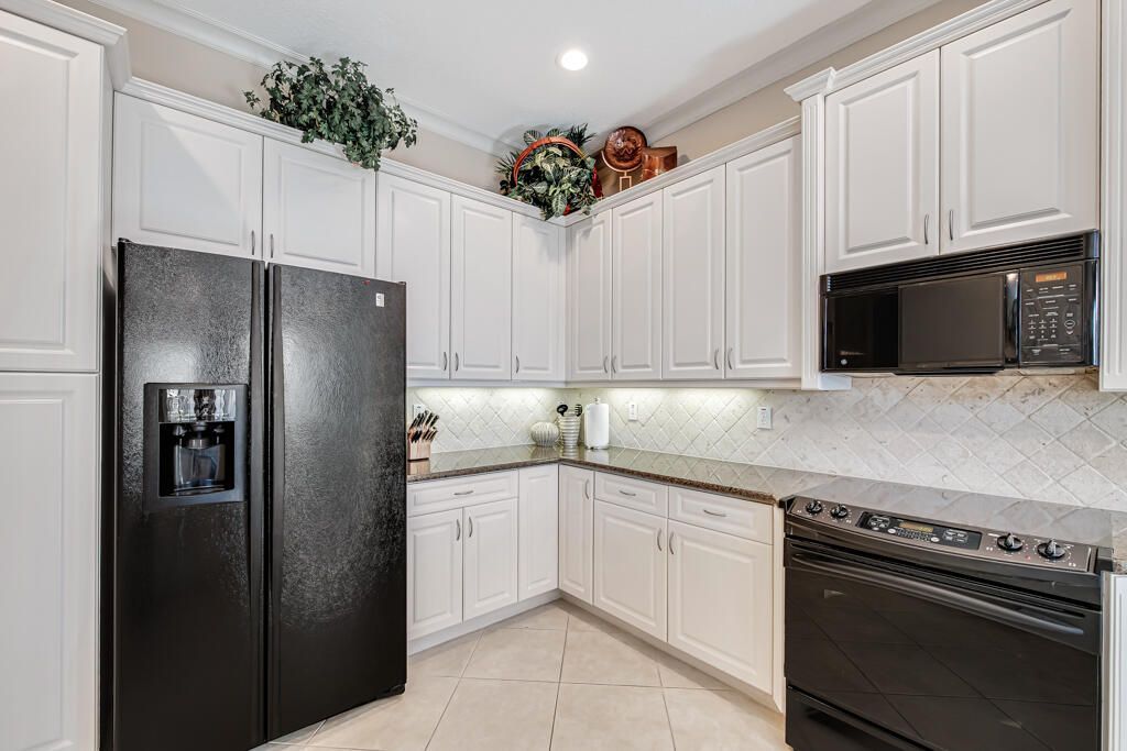 7775 Ocean Sunset Dr, Lake Worth, FL 33467 Photo