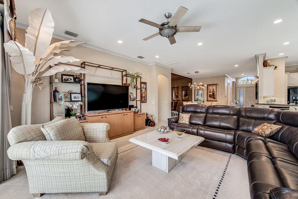 7775 Ocean Sunset Dr, Lake Worth, FL 33467 Photo