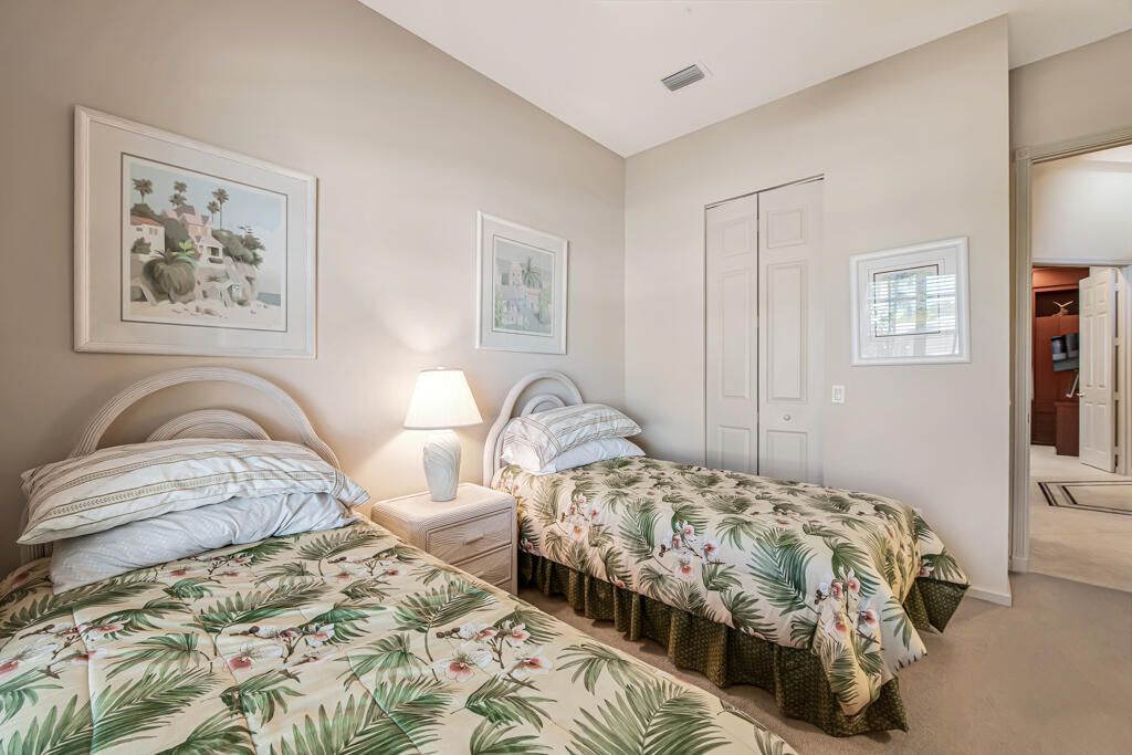 7775 Ocean Sunset Dr, Lake Worth, FL 33467 Photo