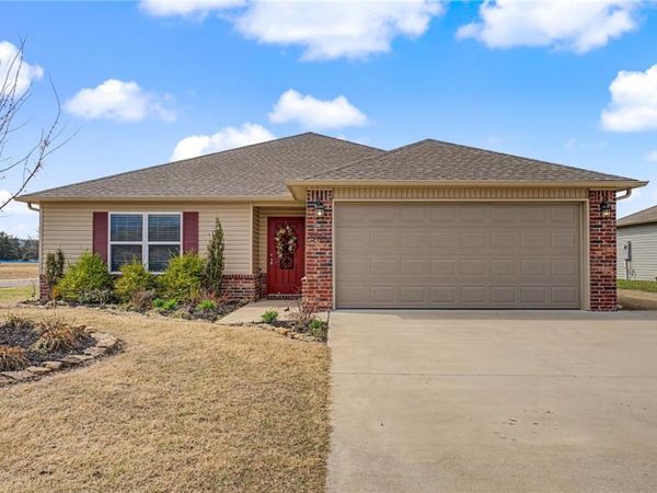 995 Jennifer Ann Lane , Elkins, AR 72727