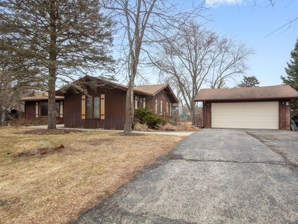 5 Echo Hill Road , Oakwood Hills, IL 60013