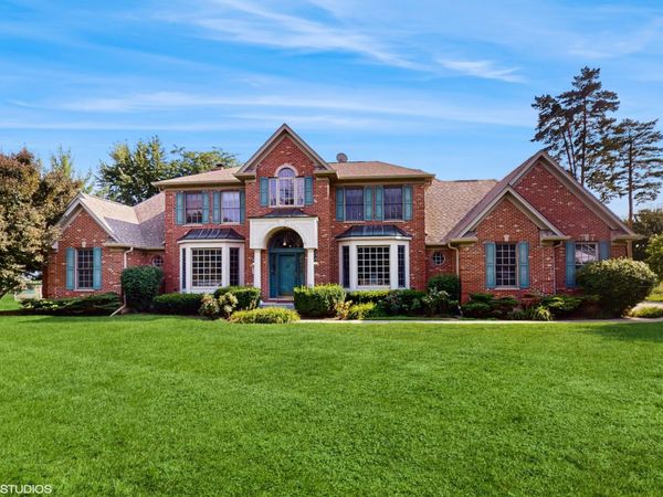 1527 Lexington Circle, Schaumburg, IL 60173