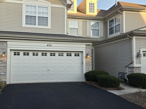 434 VAUGHN Circle, Aurora, IL 60502