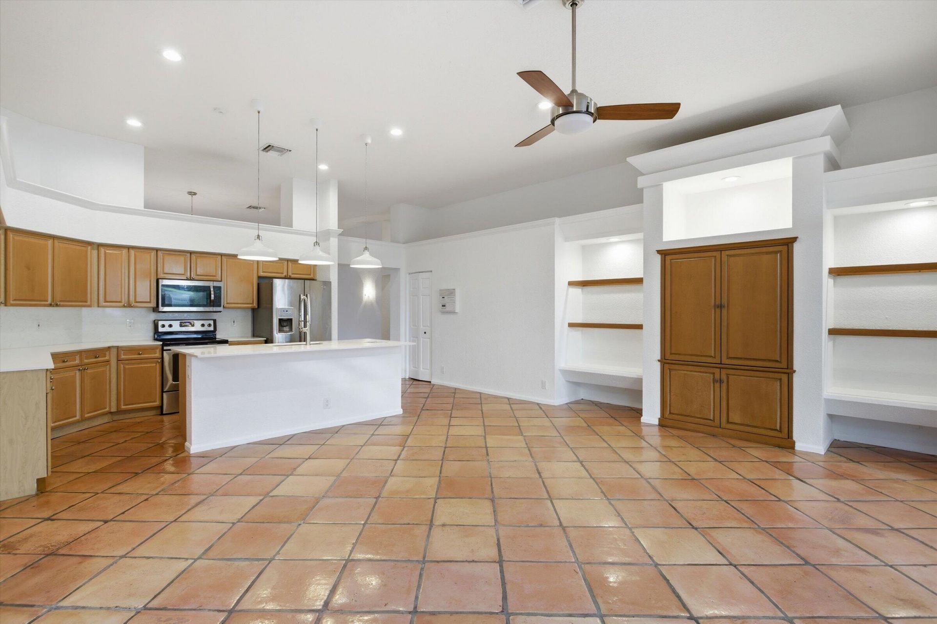 2466 Bay Isle Court, Weston, FL 33327 Photo