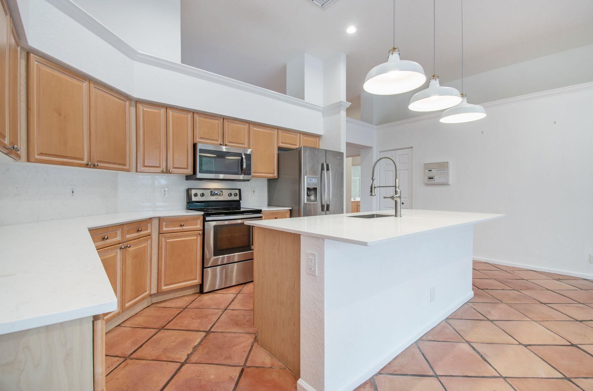 2466 Bay Isle Court, Weston, FL 33327 Photo