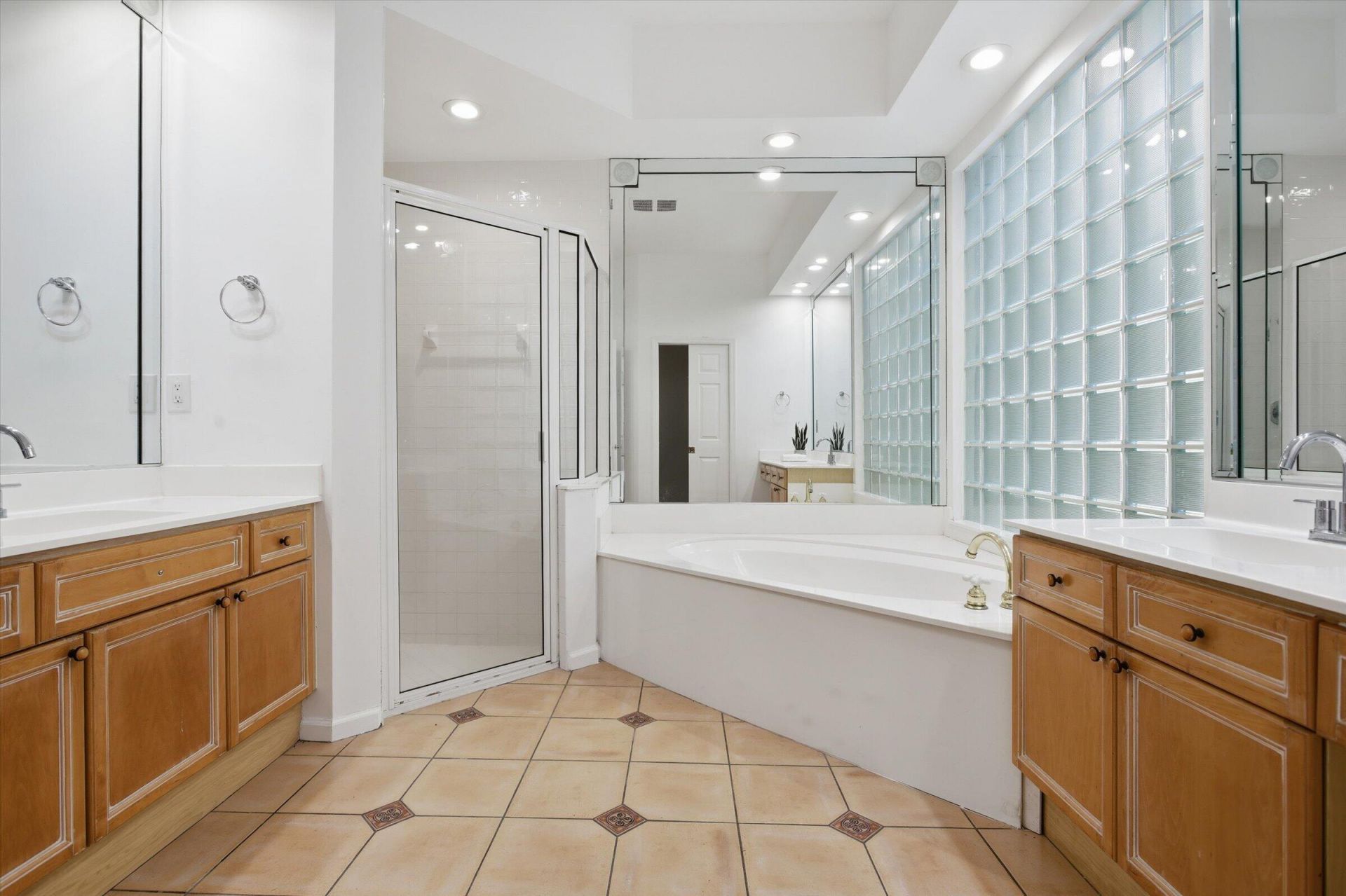 2466 Bay Isle Court, Weston, FL 33327 Photo