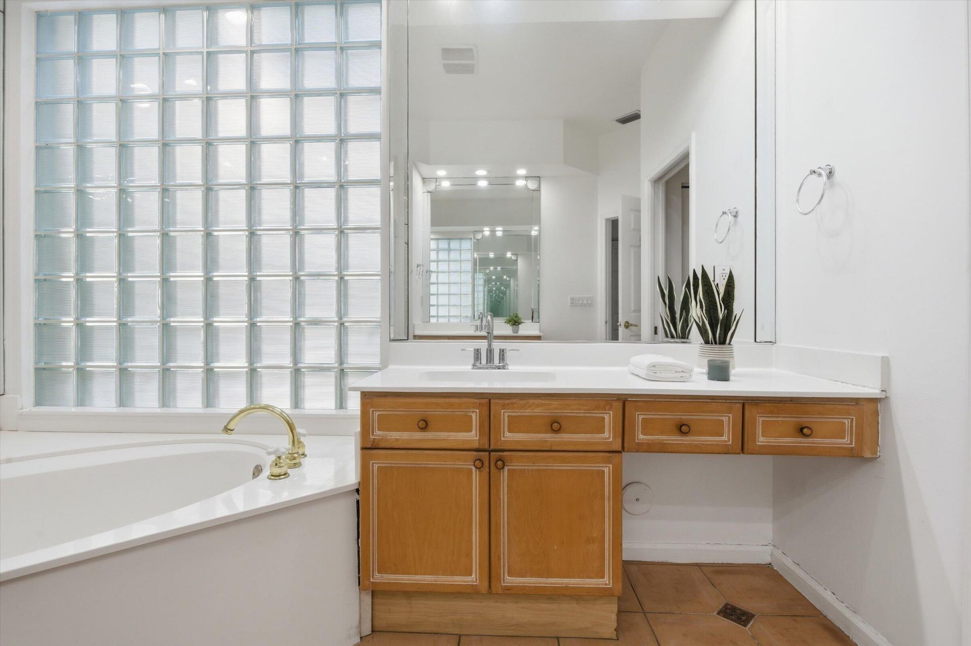 2466 Bay Isle Court, Weston, FL 33327 Photo