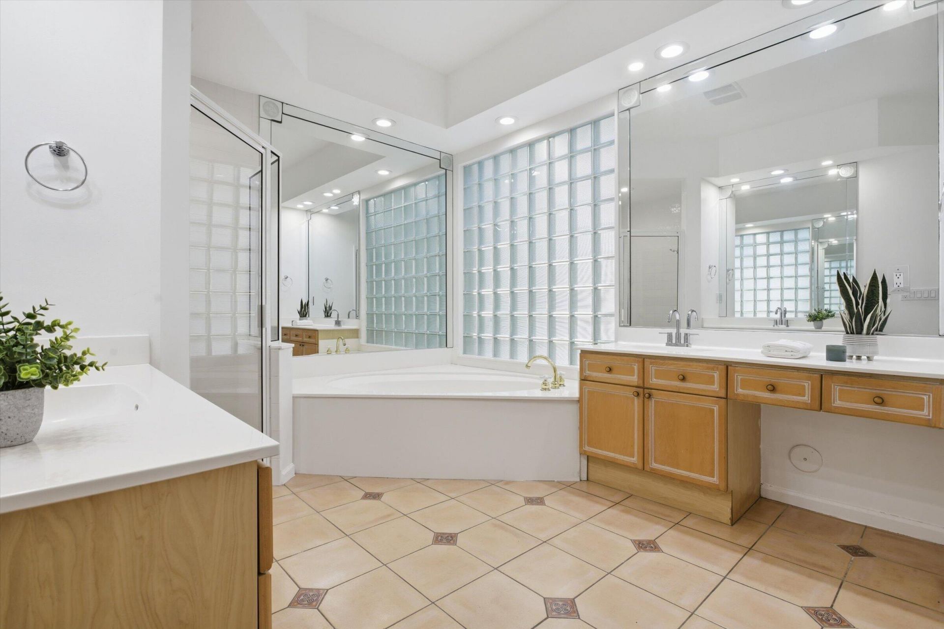 2466 Bay Isle Court, Weston, FL 33327 Photo