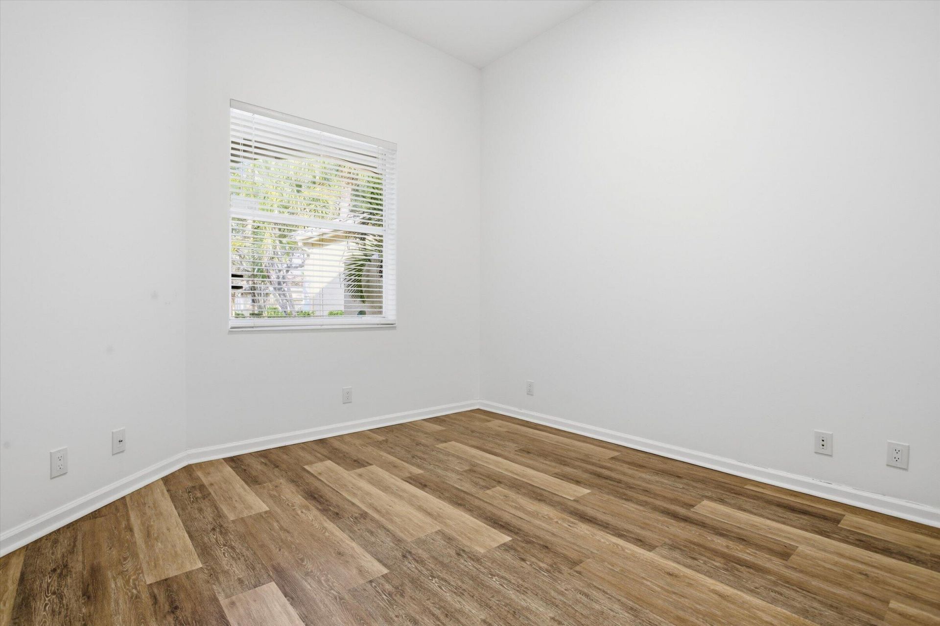 2466 Bay Isle Court, Weston, FL 33327 Photo