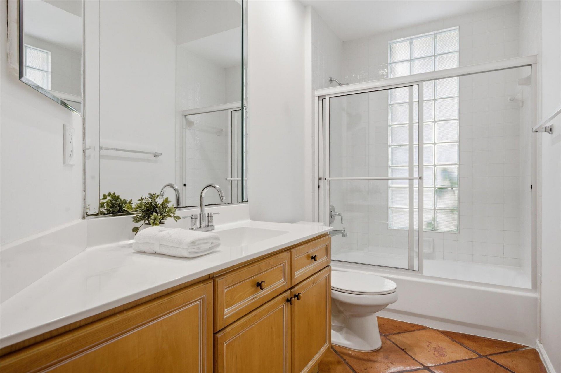 2466 Bay Isle Court, Weston, FL 33327 Photo