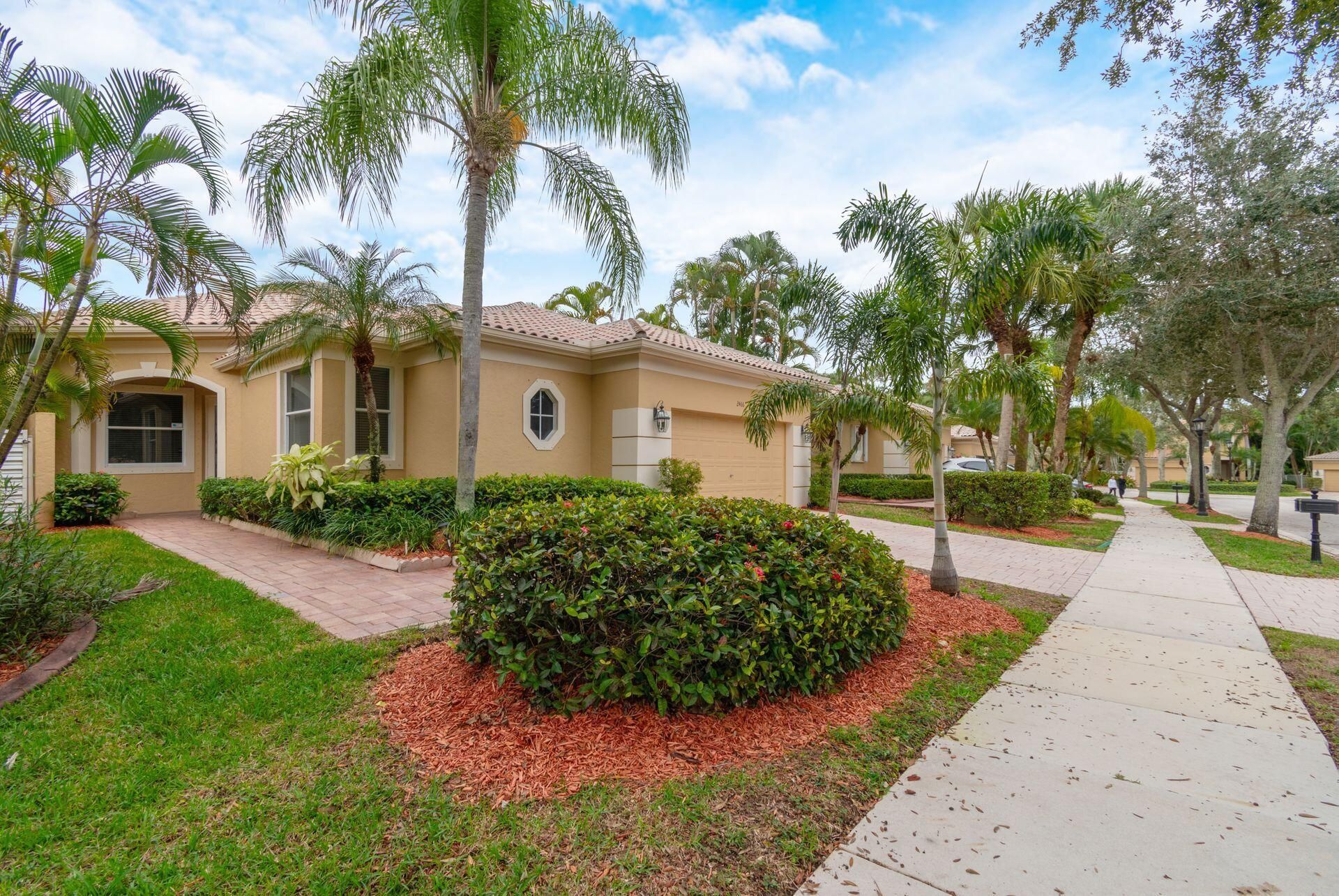 2466 Bay Isle Court, Weston, FL 33327 Photo