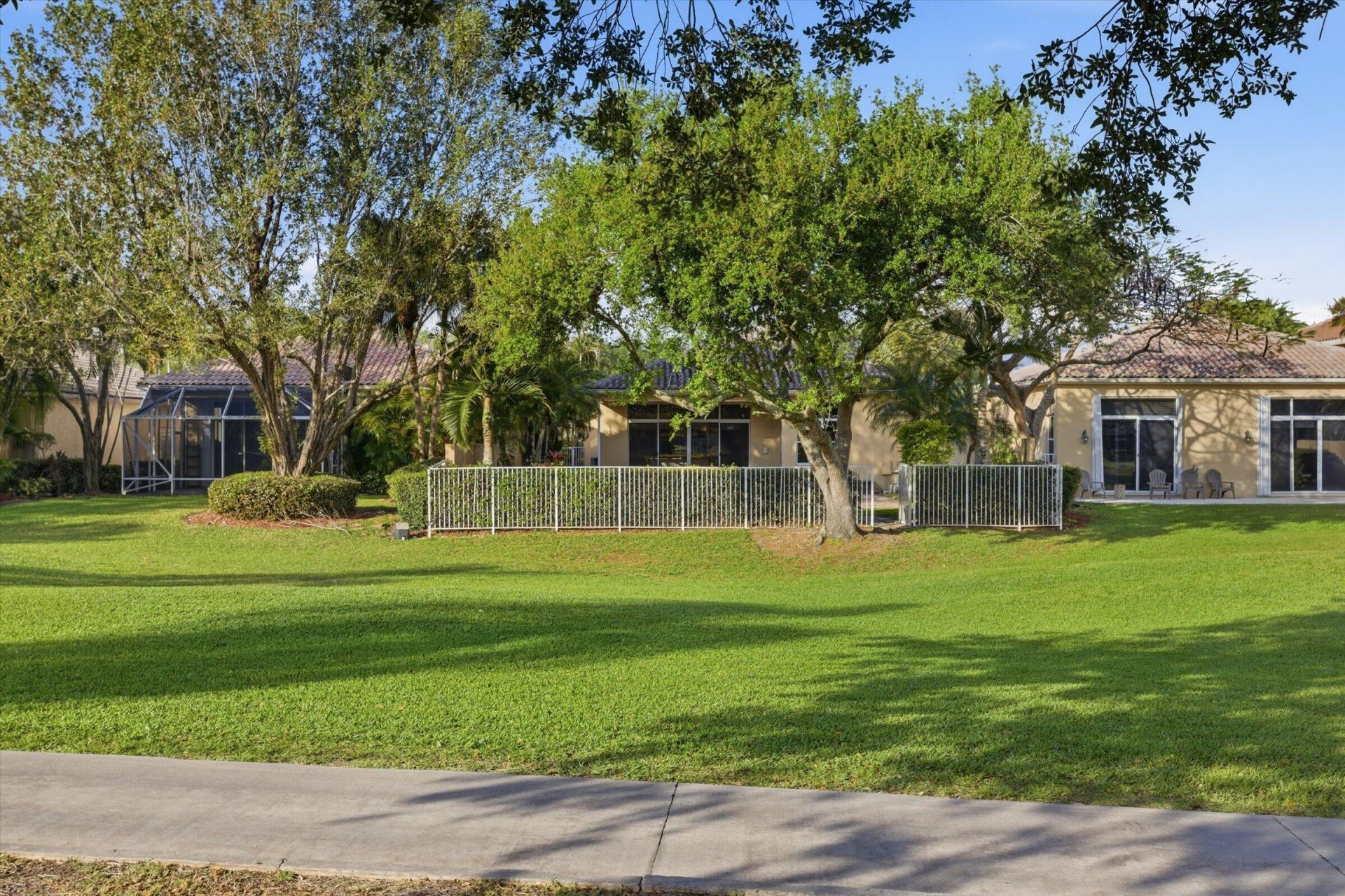 2466 Bay Isle Court, Weston, FL 33327 Photo