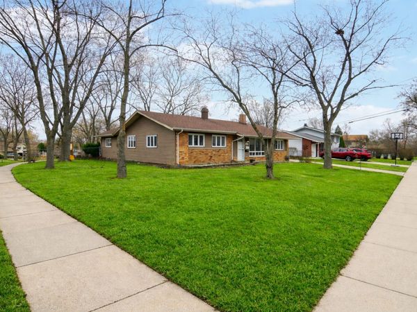 1625 Dennison Road, Hoffman Estates, IL 60169