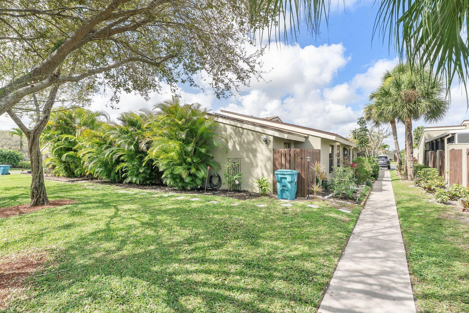 153 Meadows Drive, Boynton Beach, FL 33436 Photo